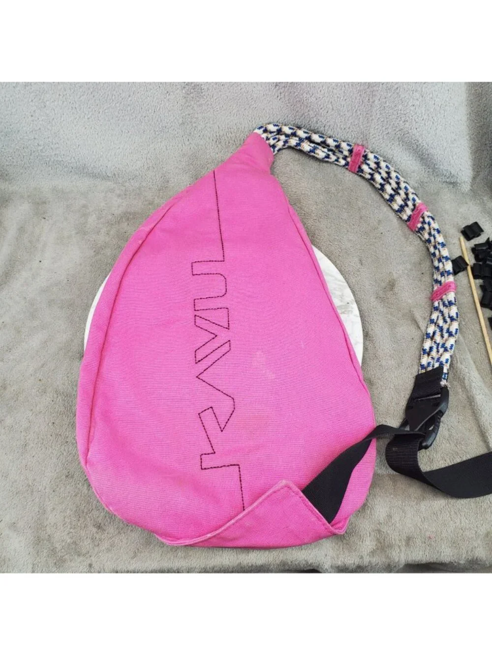 Kavu Purse Womens 18x10x4 Hot Pink Canvas Rope Bag Sling Backpack *Read*
